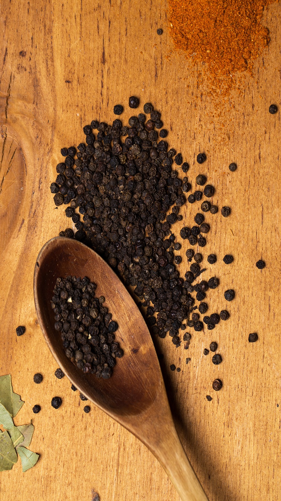 Rich in carotenoids, flavonoids, and vitamins A and C, black pepper supports hair growth by strengthening the roots - Dr Sanyogita Singh